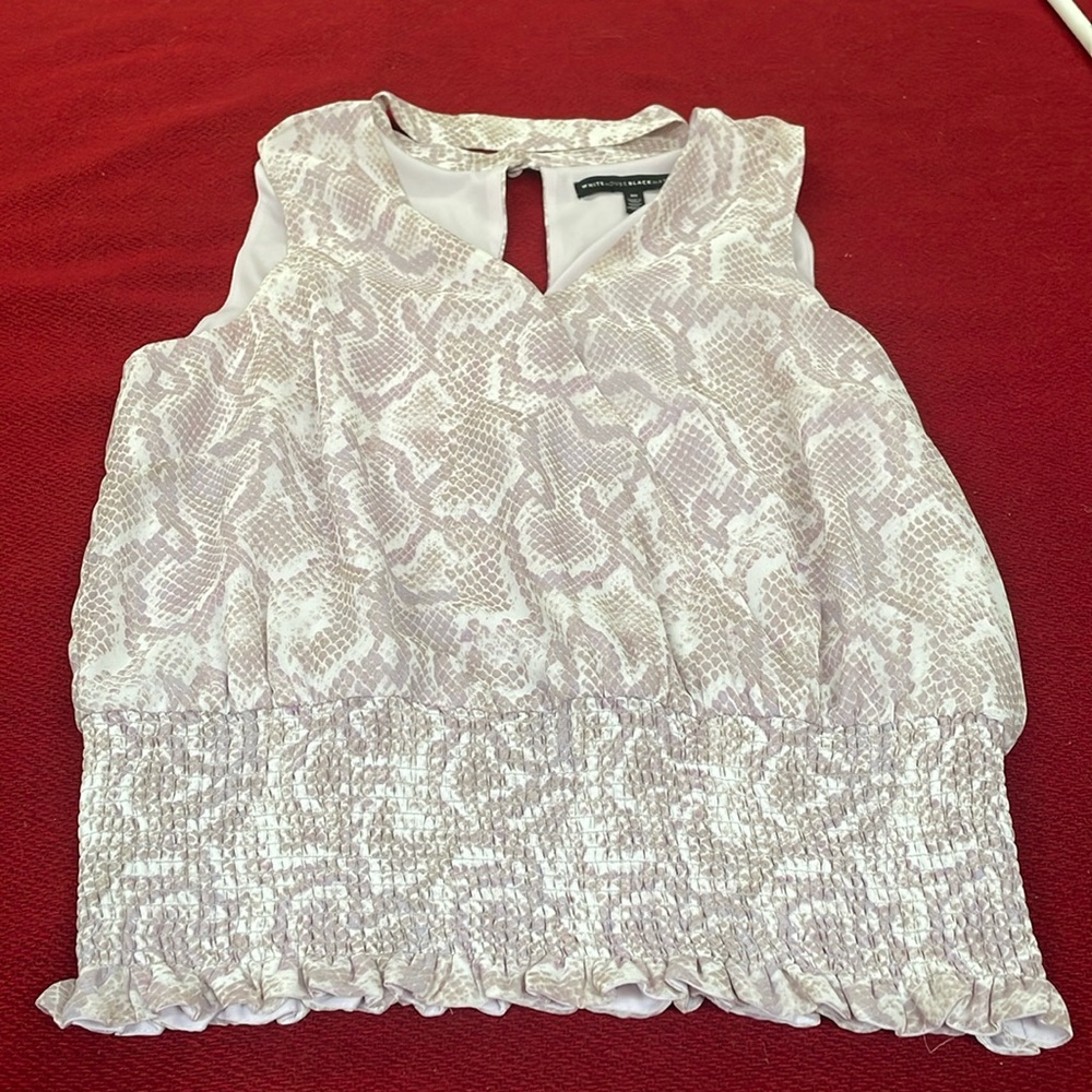 Cute fun top from WHBM only worn once